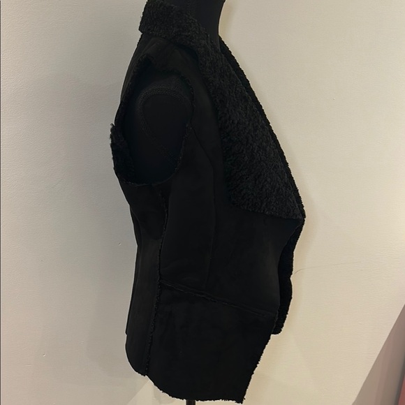 RW&CO. Black Tailored sleeveless Vest - Picture 4 of 9